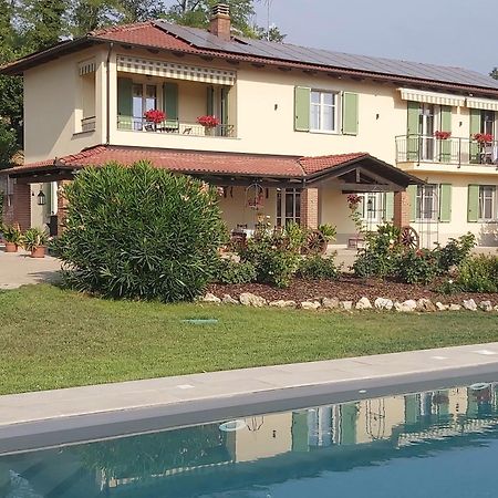 Cascina Il Volo Bed & Breakfast มอนกาลโว ภายนอก รูปภาพ