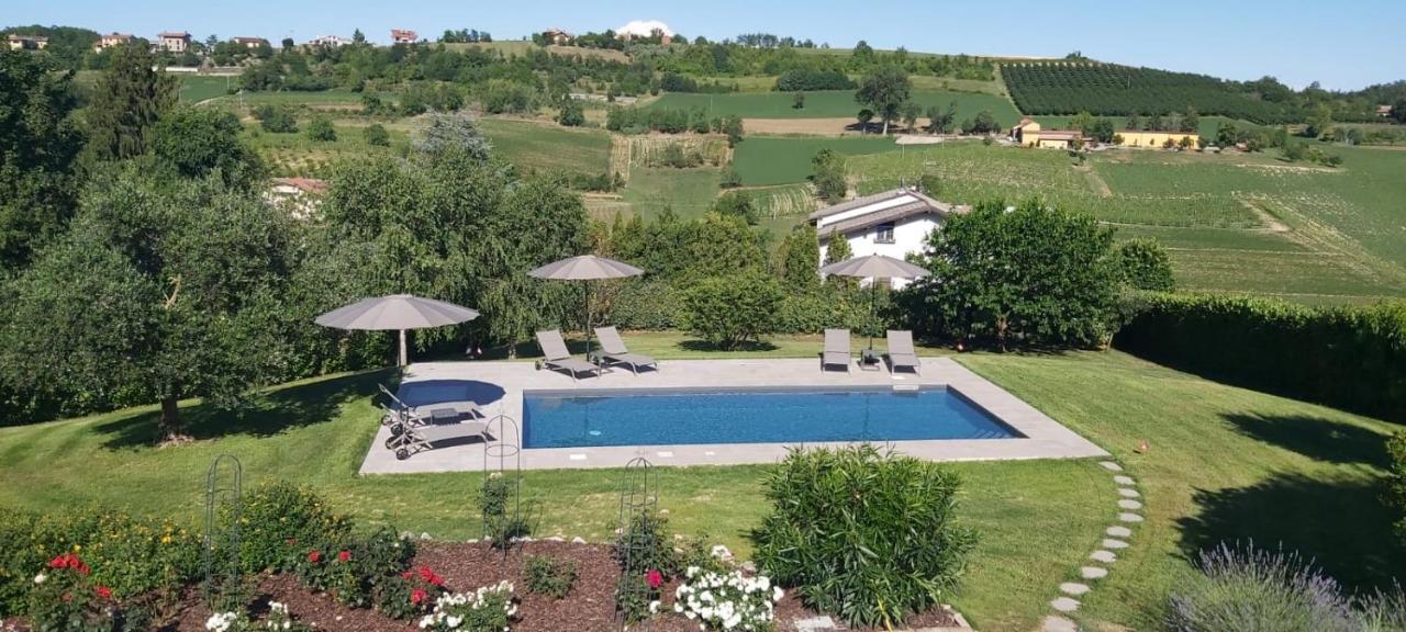 Cascina Il Volo Bed & Breakfast มอนกาลโว ภายนอก รูปภาพ