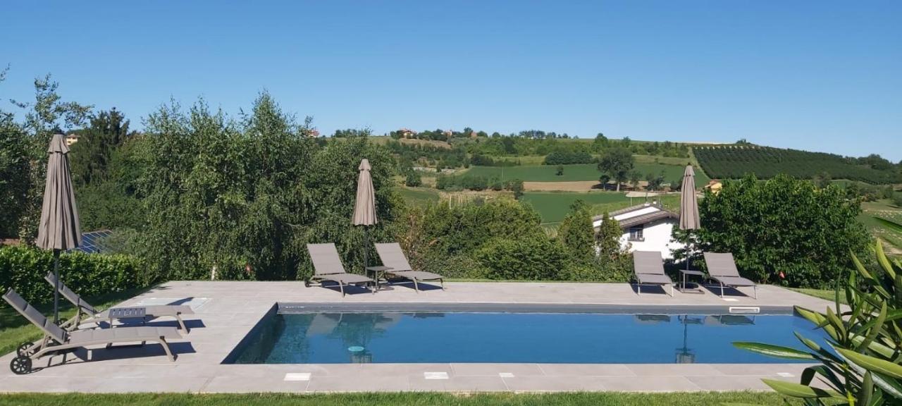Cascina Il Volo Bed & Breakfast มอนกาลโว ภายนอก รูปภาพ