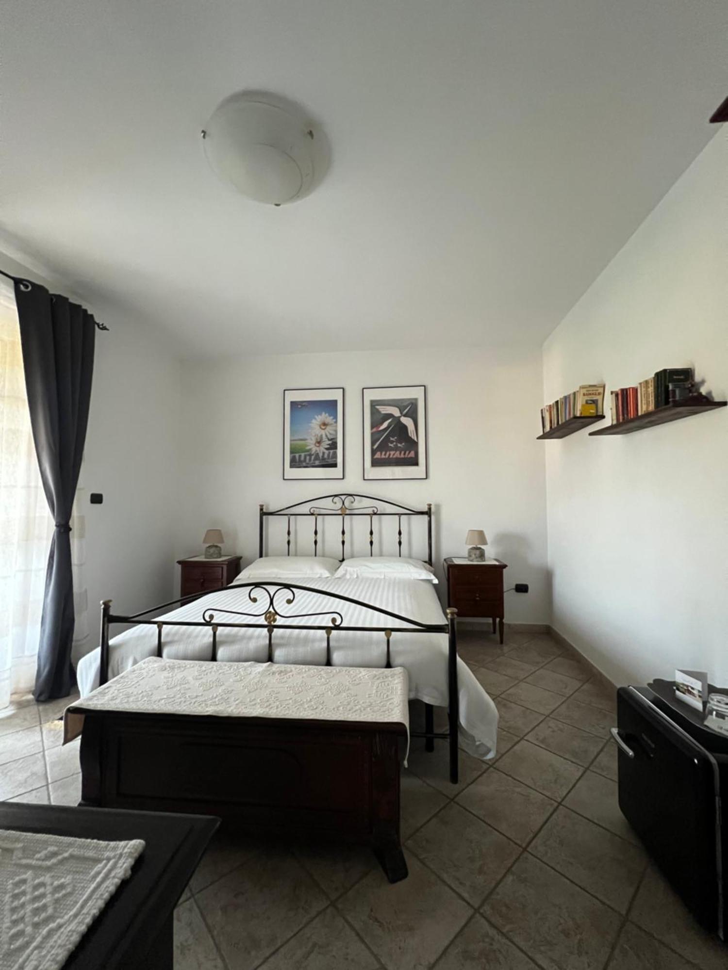 Cascina Il Volo Bed & Breakfast มอนกาลโว ภายนอก รูปภาพ