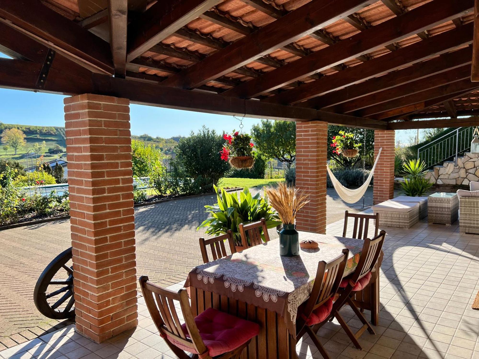 Cascina Il Volo Bed & Breakfast มอนกาลโว ภายนอก รูปภาพ