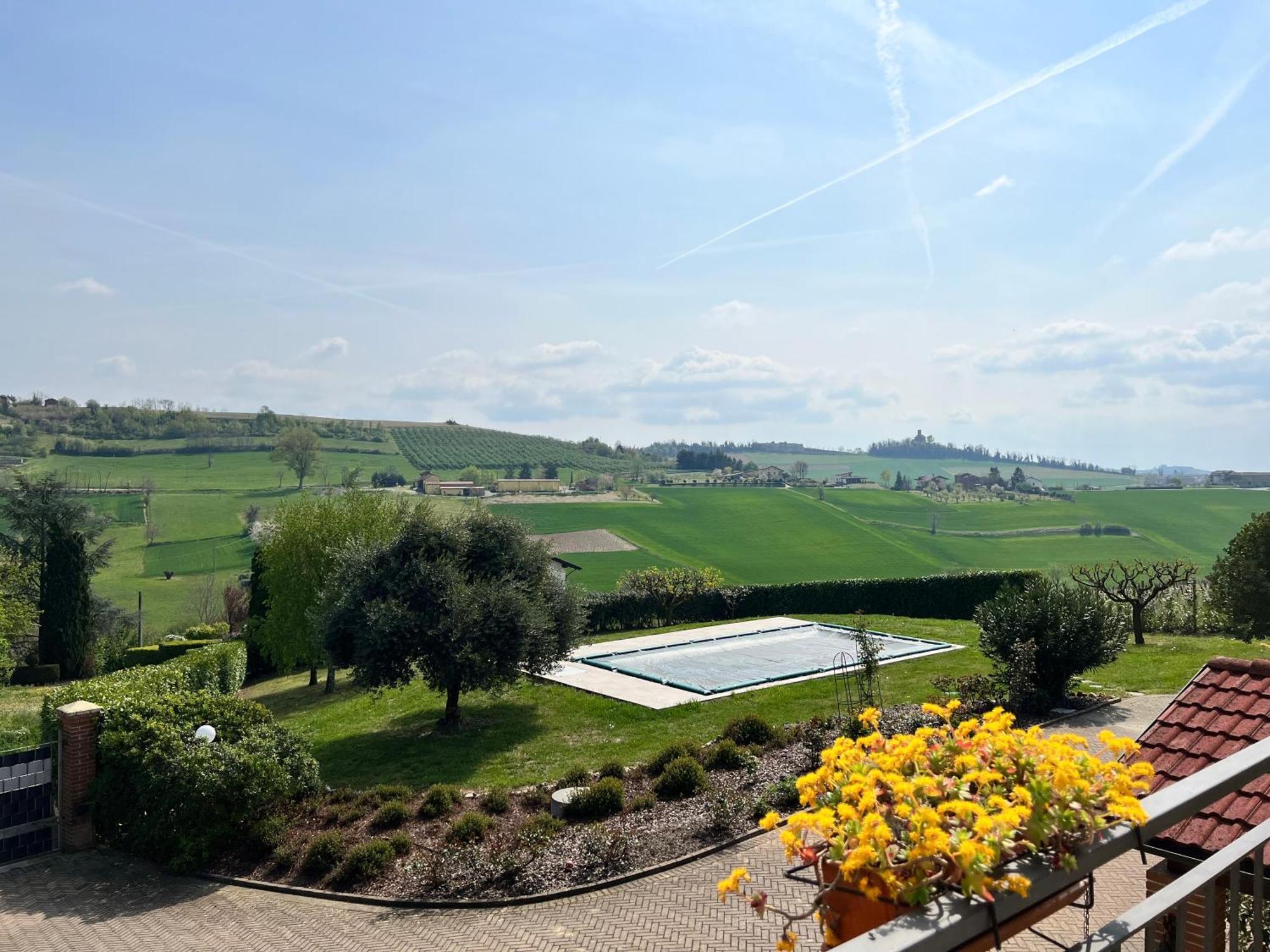Cascina Il Volo Bed & Breakfast มอนกาลโว ภายนอก รูปภาพ