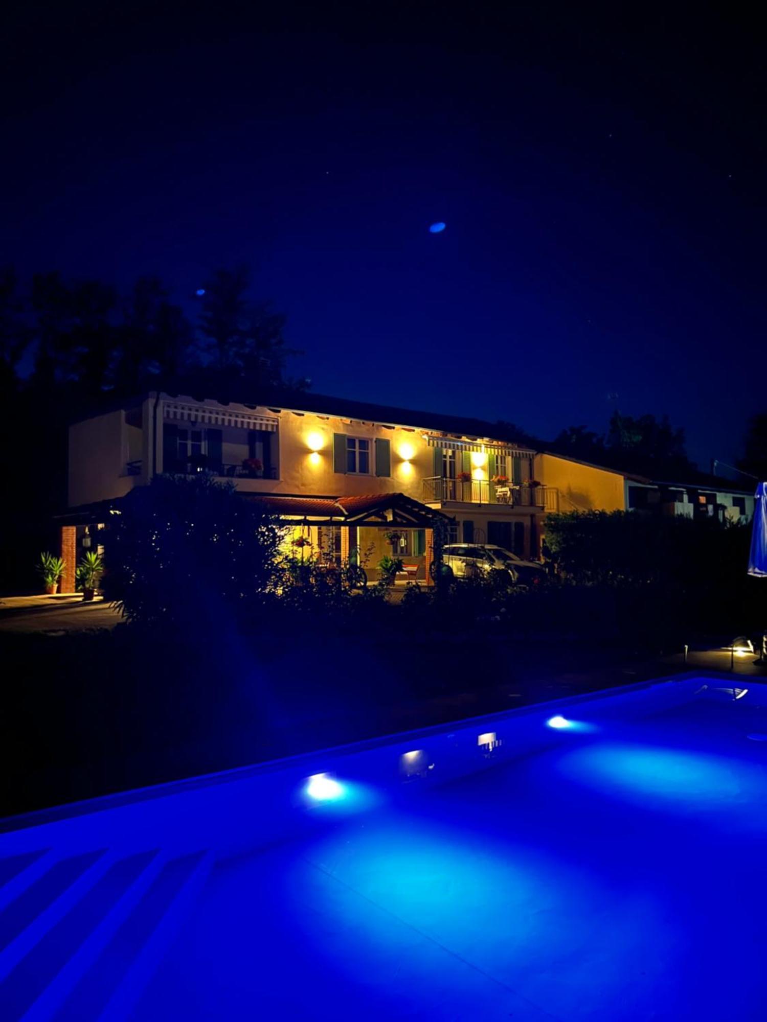 Cascina Il Volo Bed & Breakfast มอนกาลโว ภายนอก รูปภาพ