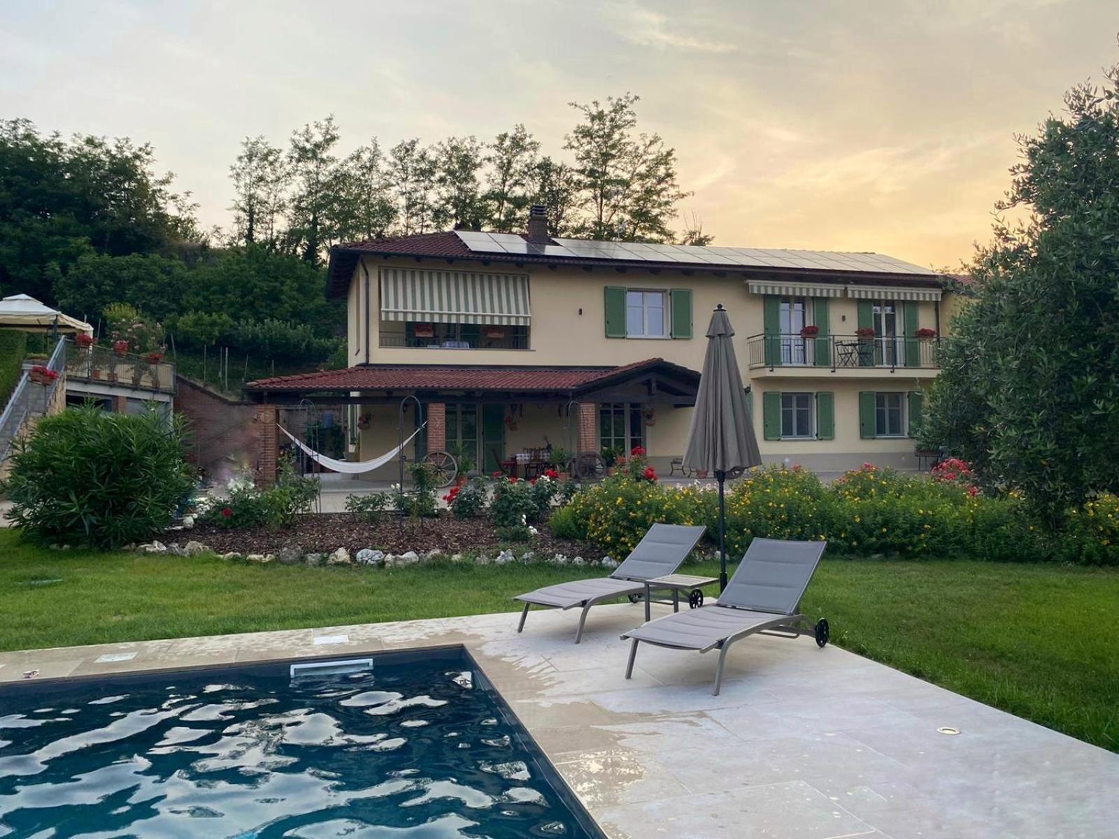 Cascina Il Volo Bed & Breakfast มอนกาลโว ภายนอก รูปภาพ