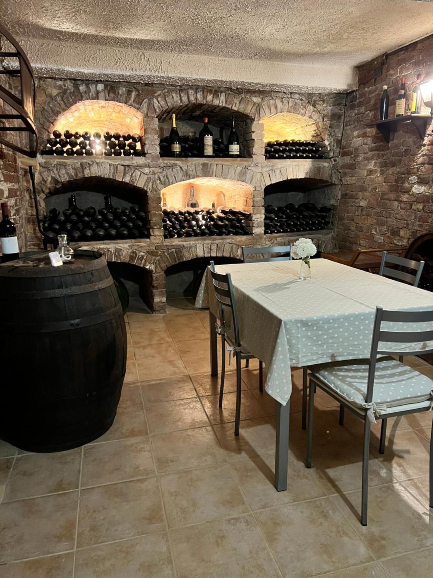 Cascina Il Volo Bed & Breakfast มอนกาลโว ภายนอก รูปภาพ
