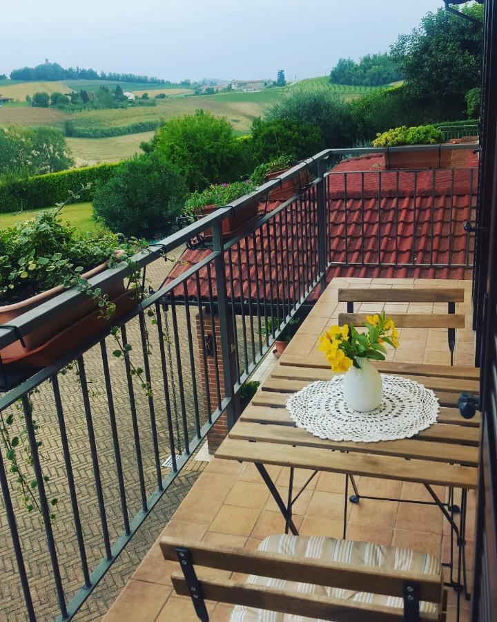Cascina Il Volo Bed & Breakfast มอนกาลโว ภายนอก รูปภาพ