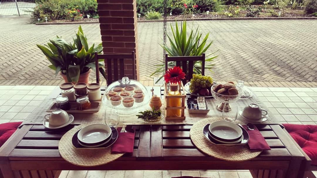 Cascina Il Volo Bed & Breakfast มอนกาลโว ภายนอก รูปภาพ